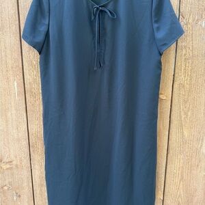 Theory Antazie tie front basic black short sleeves dress